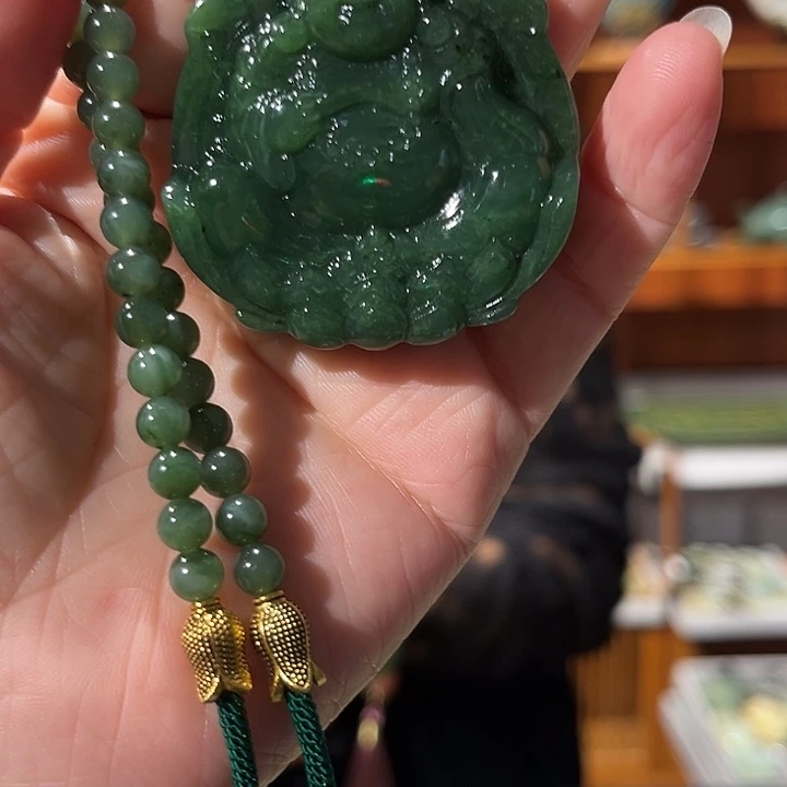 颈饰未镶嵌和田玉（糖玉）