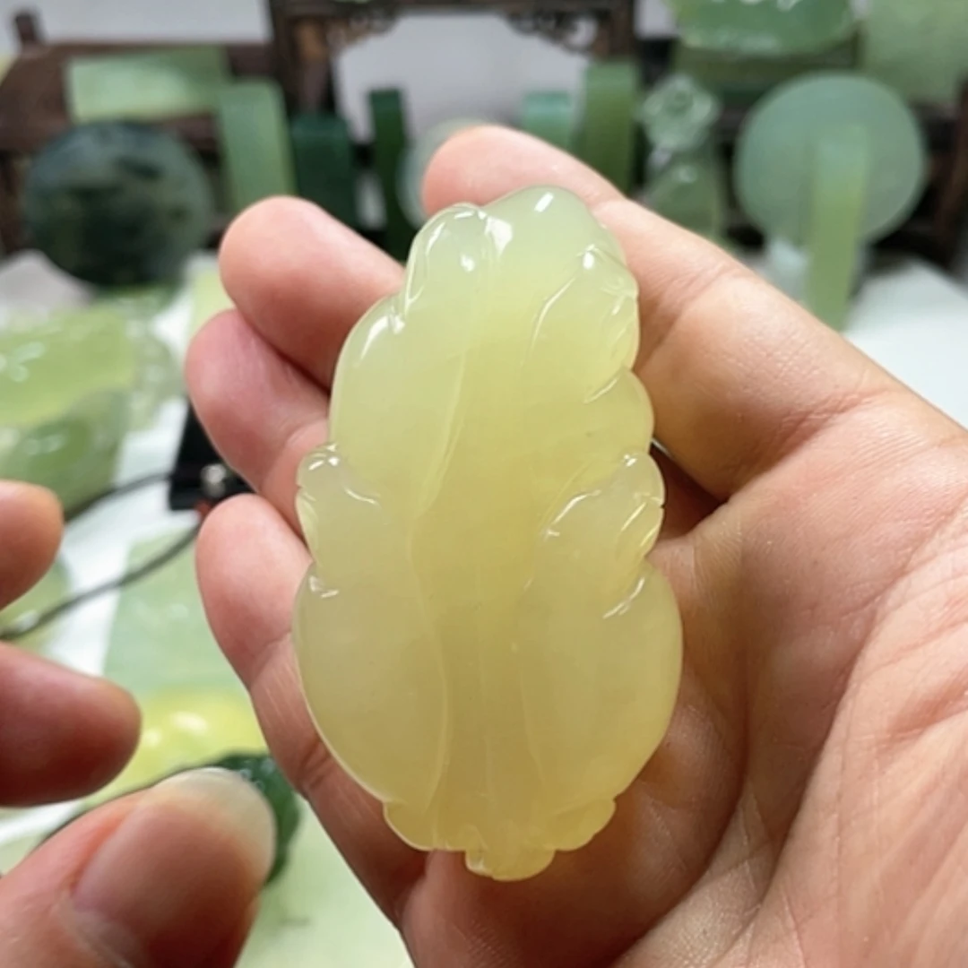 【闪购商品】岫玉未镶嵌挂件学**站