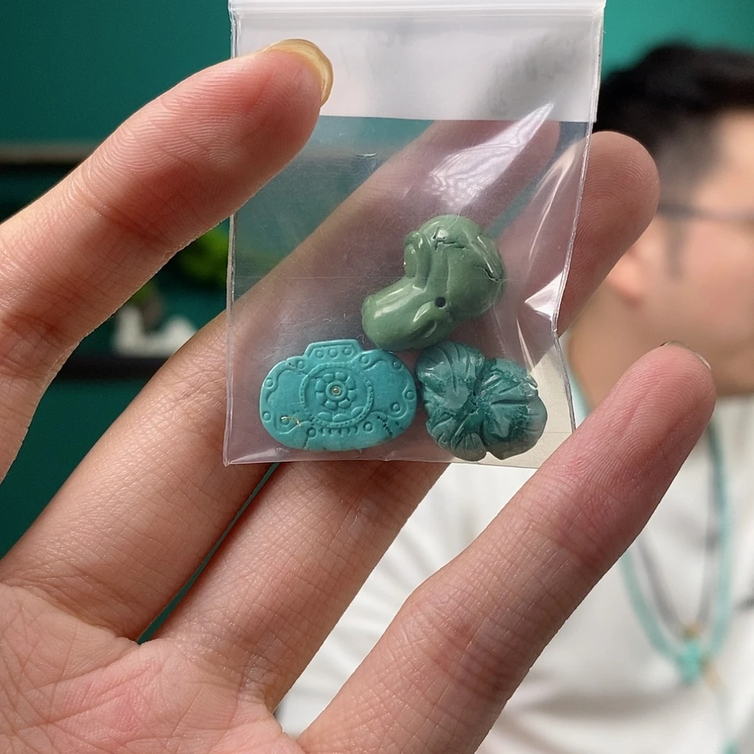 绿松石未镶嵌珠宝奇石