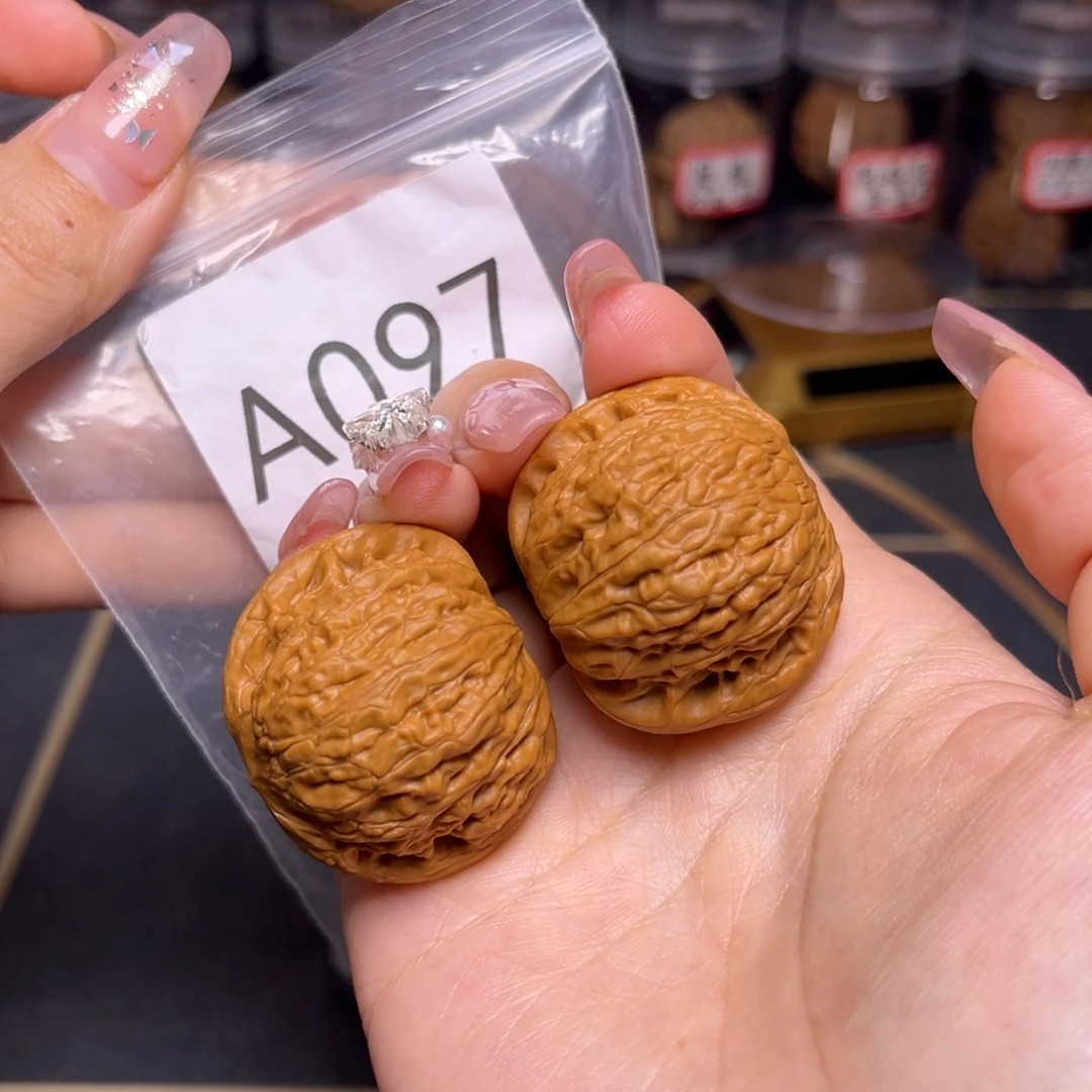 文玩核桃吊坠铁锤39