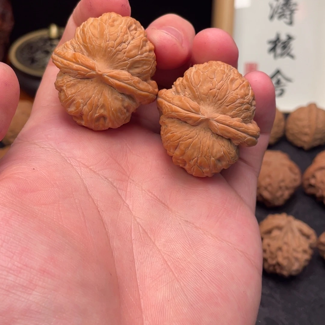 K***y文玩核桃吊坠40元宝