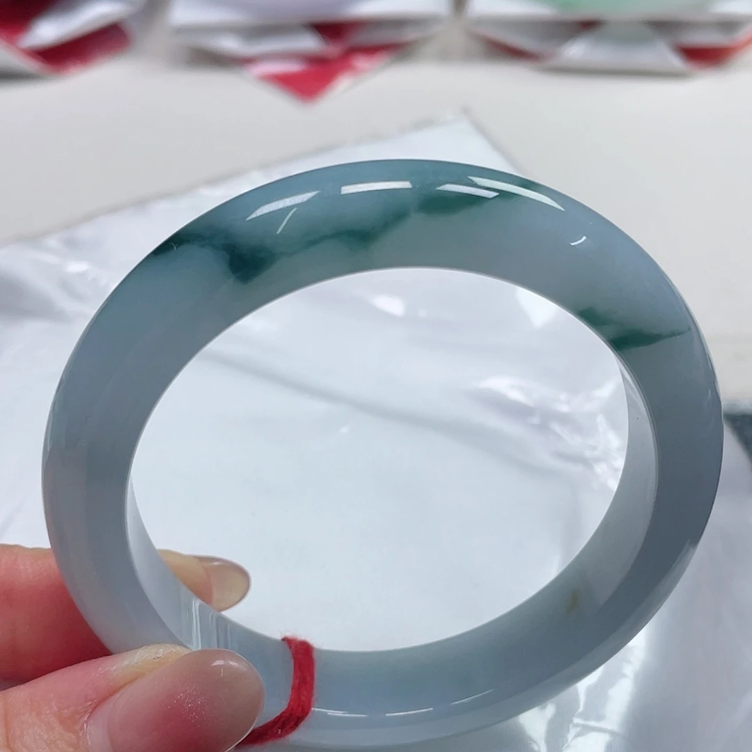 翡翠手镯未镶嵌缅甸翡翠