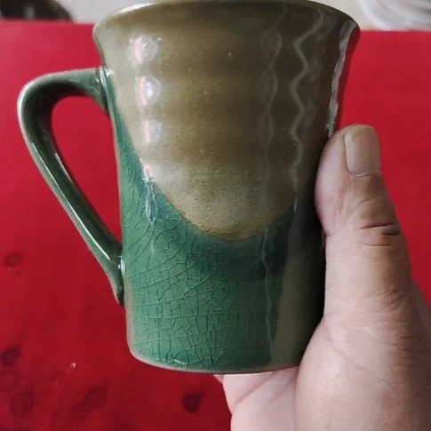 瓷片瓷片，各种摆件，均有瑕疵。沙锅！