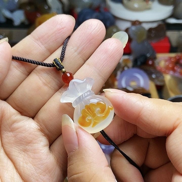 未镶嵌颈饰玛瑙/玉髓