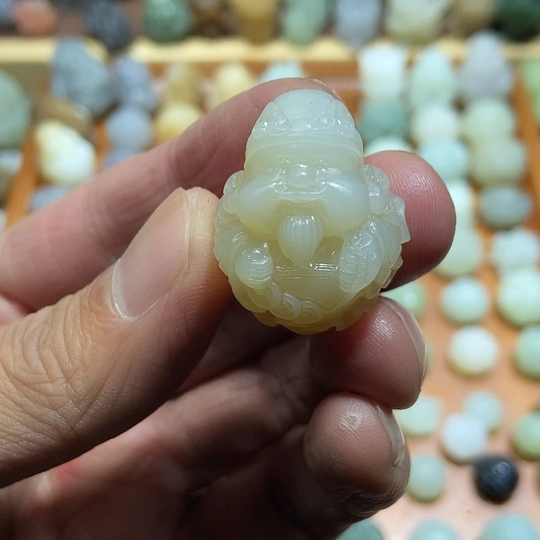 和田玉未镶嵌颈饰定制