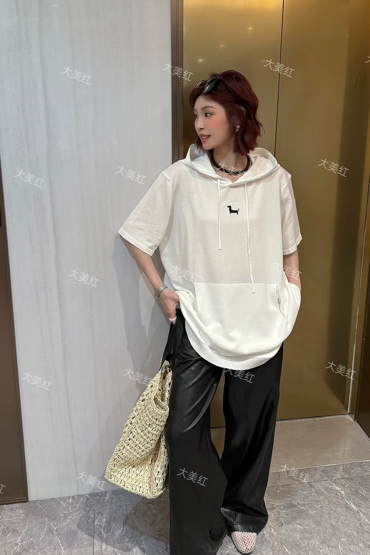 【2025新款】夏季新款多巴胺色系胸前小狗刺绣短袖连帽抽绳针织衫