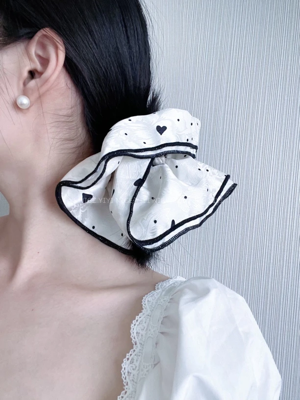 NICE 壹壹*复古提花缎面黑白爱心大裙摆大肠圈韩系女士发饰发圈