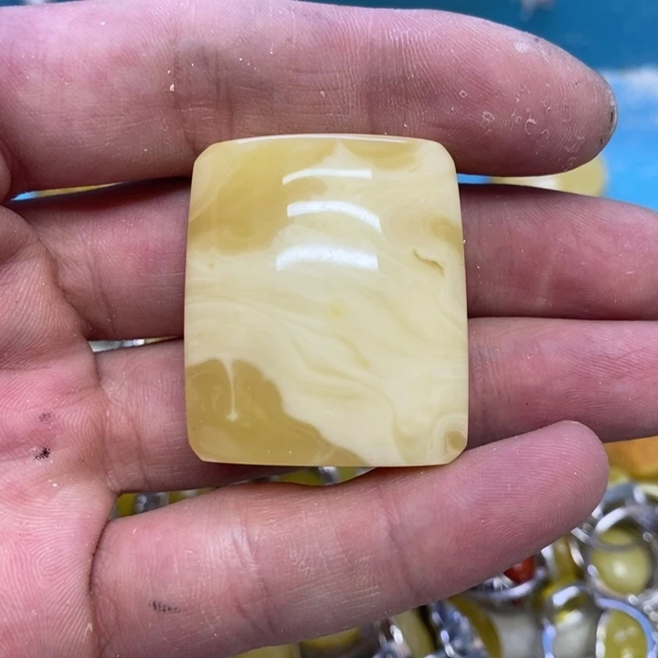 蜜蜡裸石未镶嵌吊坠