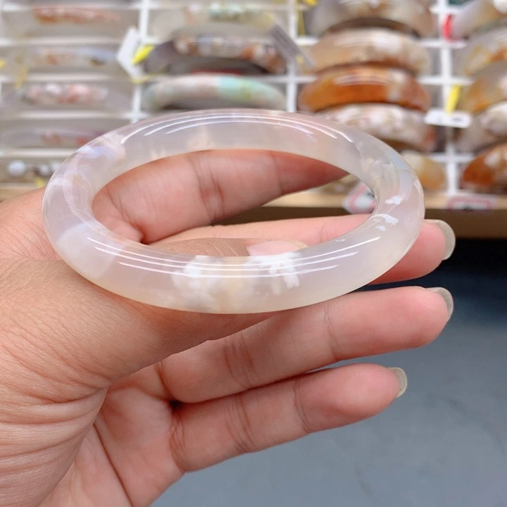 潮***妈玛瑙/玉髓手镯未镶嵌59.6