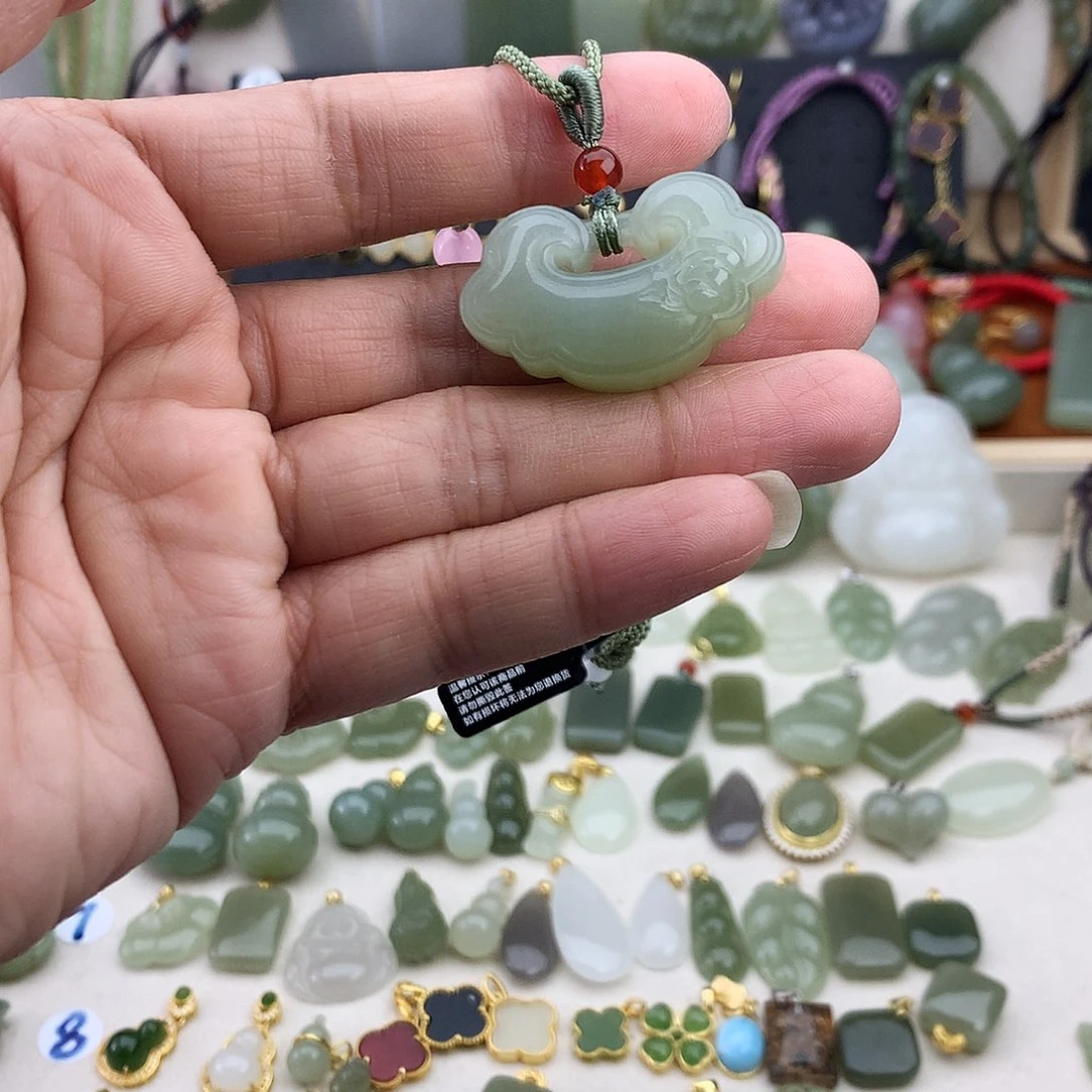 和田玉未镶嵌吊坠(不含链)