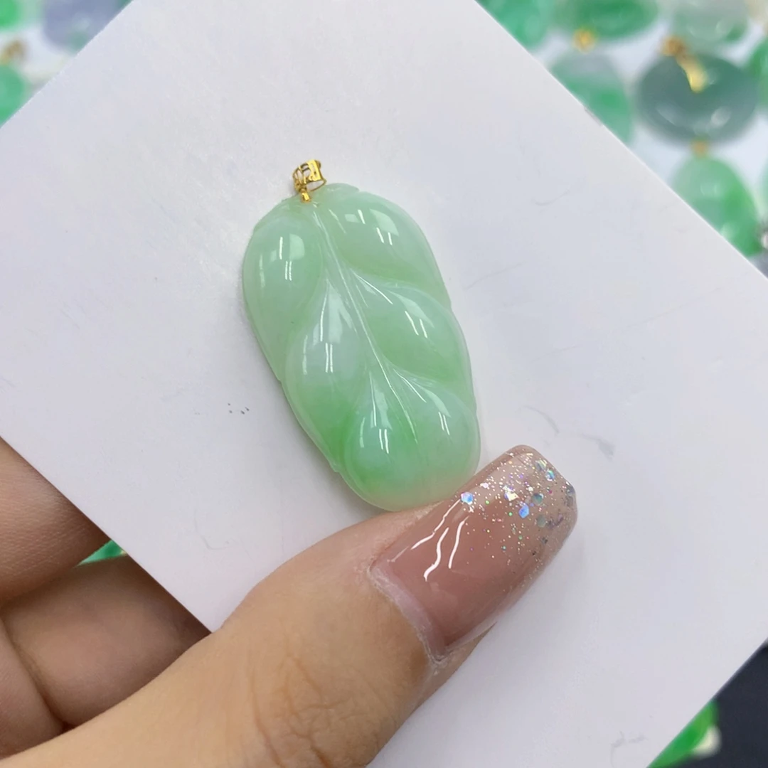 翡翠18K金镶嵌颈饰翡翠