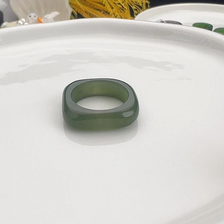 和田玉（糖玉）戒指未镶嵌17.1方圆