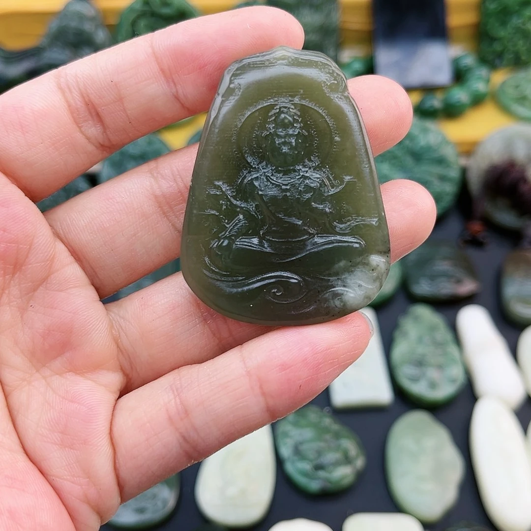 和田玉未镶嵌颈饰