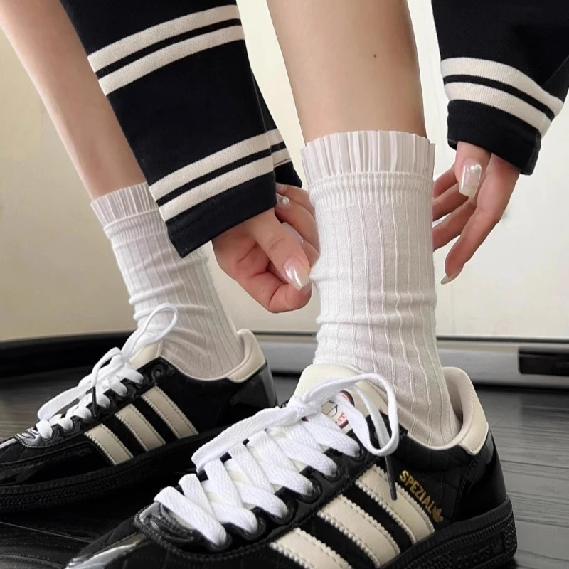 黑色袜子女秋冬款2025新款爆款纯棉花边袜可爱日系配皮鞋长袜秋冬