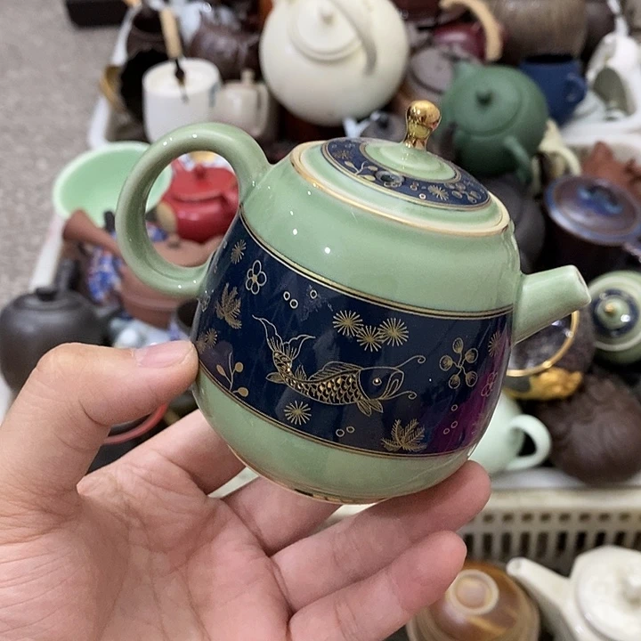 陶瓷艺术品及陶瓷壶