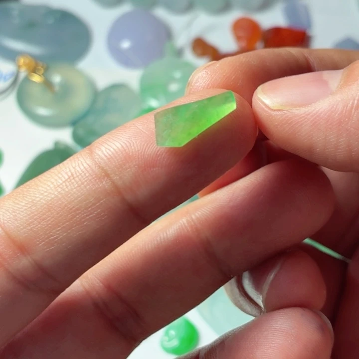 定制翡翠未镶嵌包工