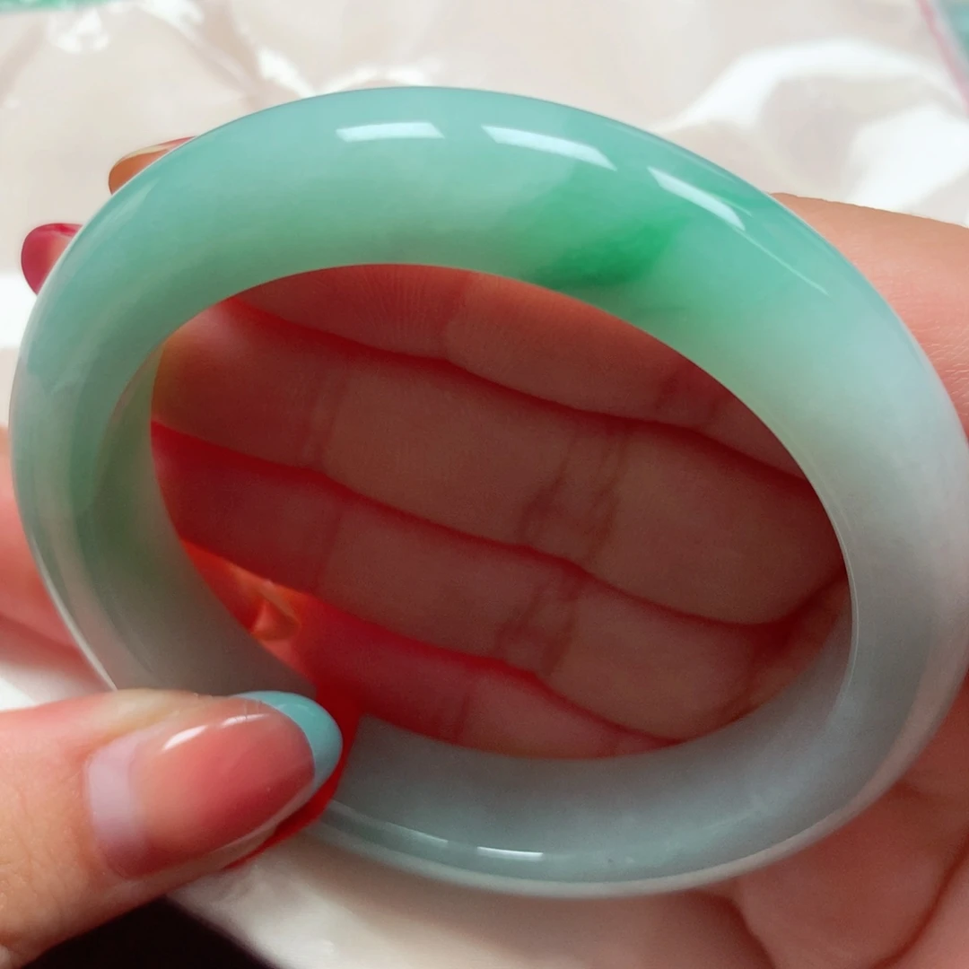 翡翠未镶嵌手镯21绿底绿花