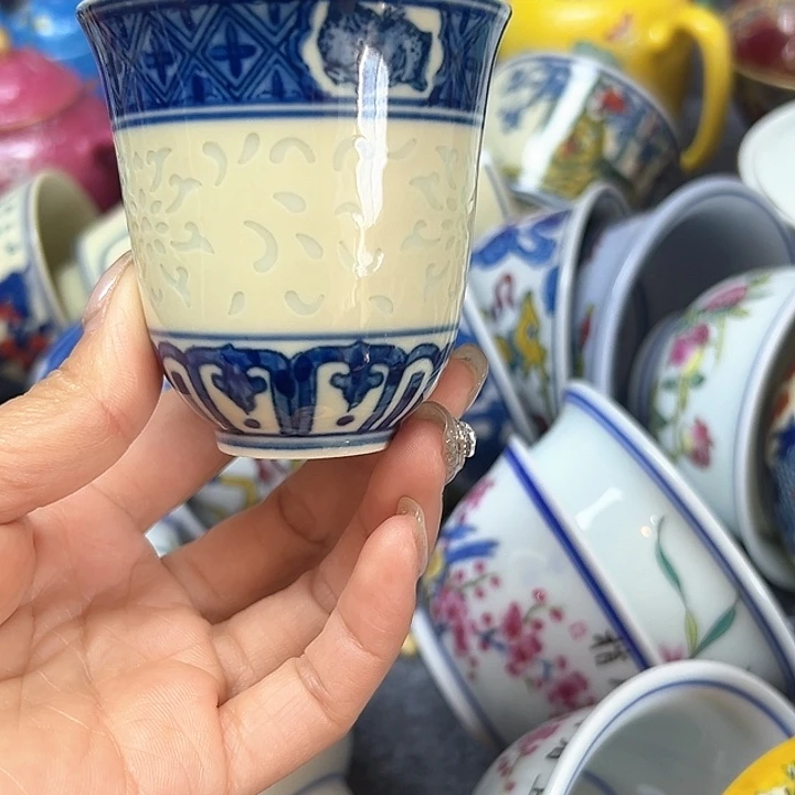 珐琅彩等都具有极