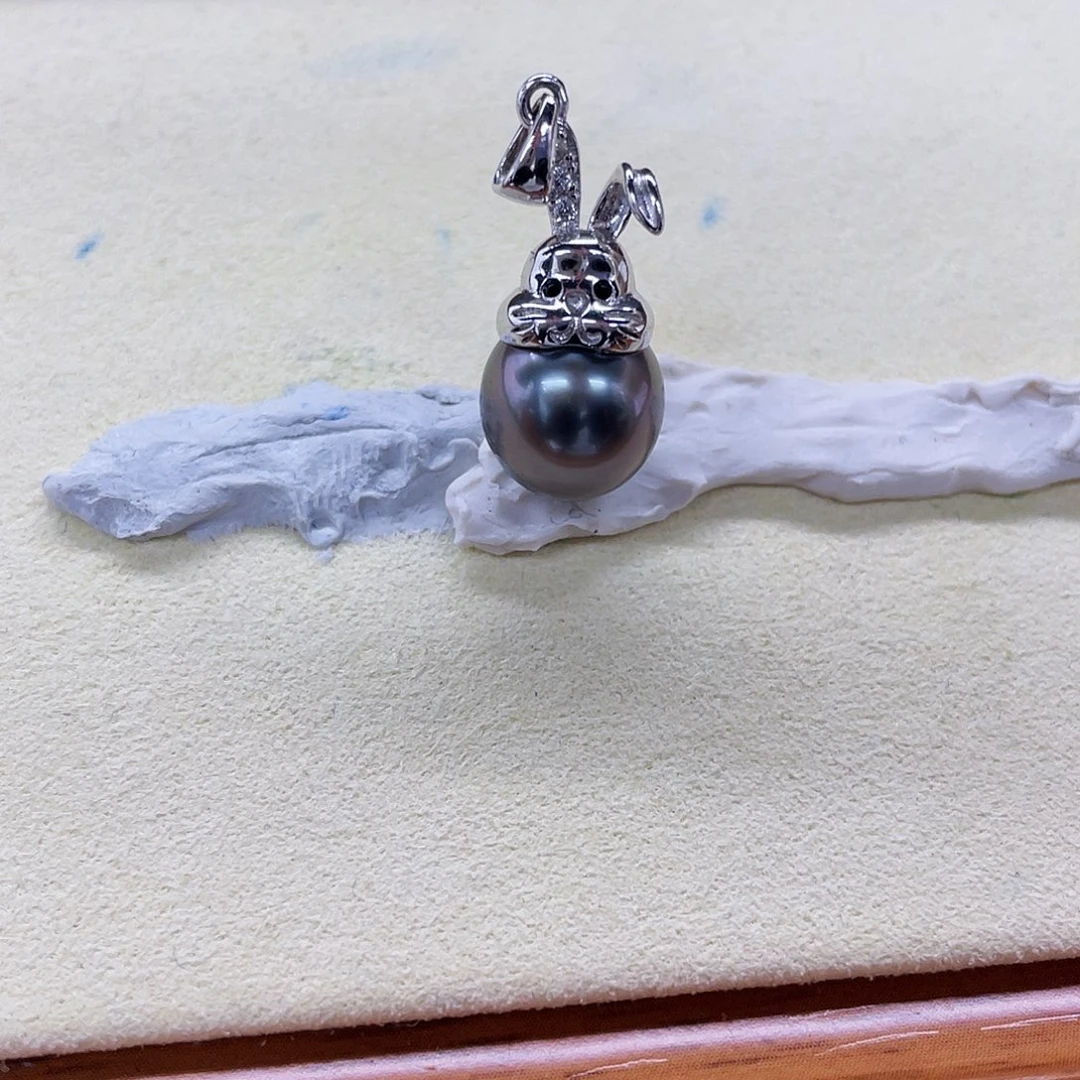 银S925镶嵌吊坠(不含链)海水珍珠大溪地兔子吊坠10mm