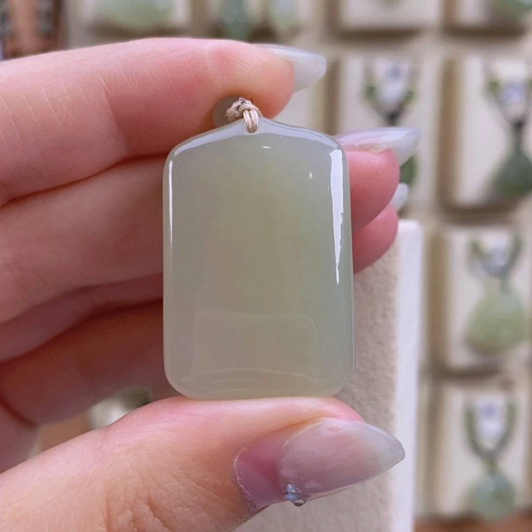 锦***秀和田玉未镶嵌颈饰