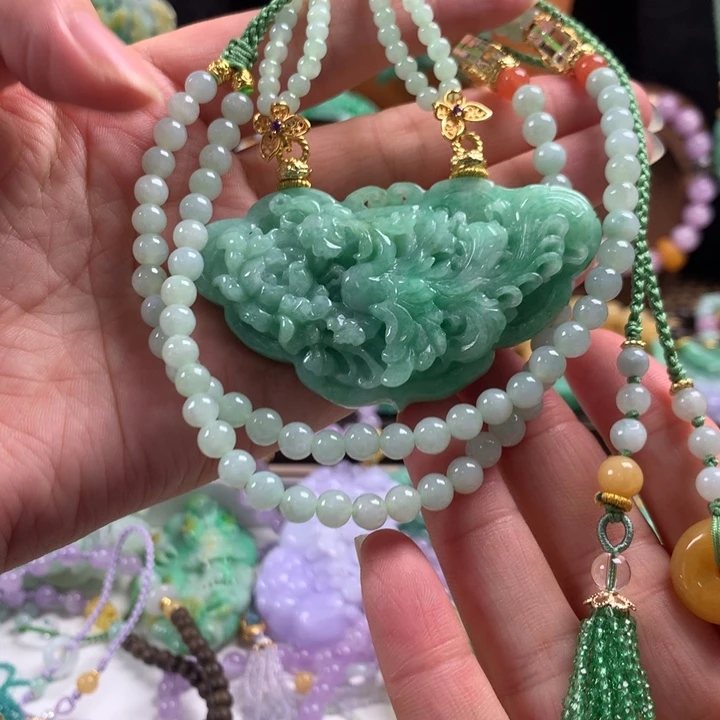 翡翠未镶嵌颈饰吊坠
