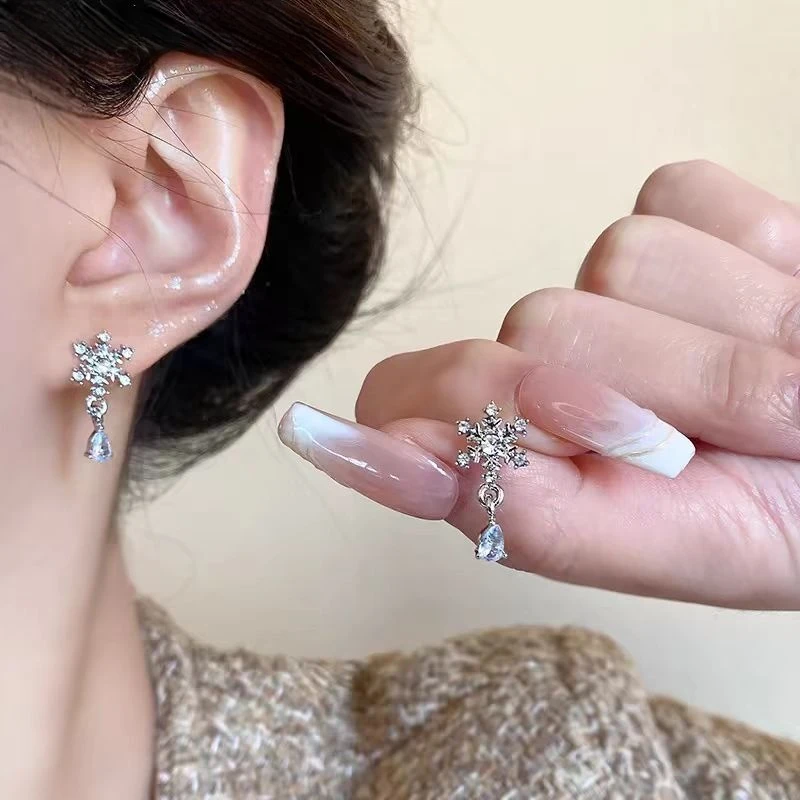 铜合金耳饰 925银针「冰羽流光」2025新款雪花瓣钻钻时尚耳饰J-150
