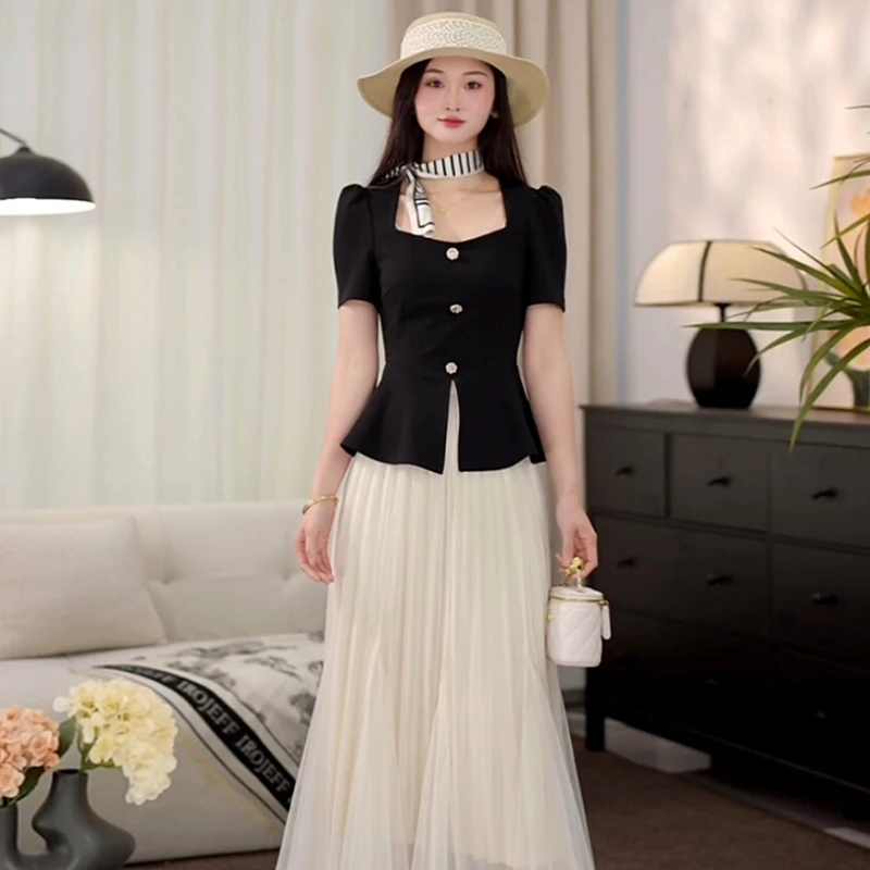 【周周】【两件套】方领连衣裙女气质高级感法式网纱半裙套装D1128