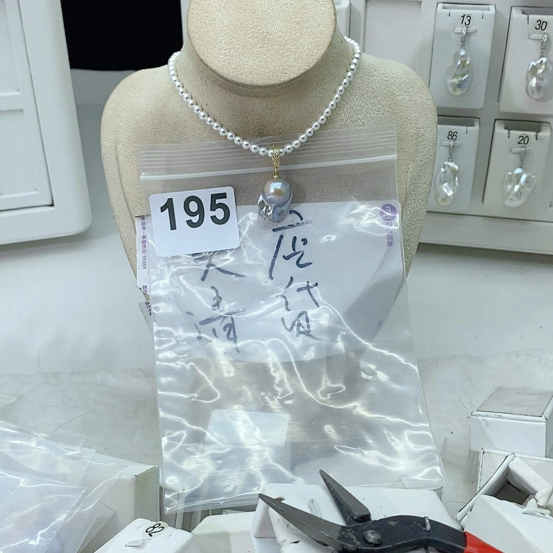 淡水珍珠颈饰合金