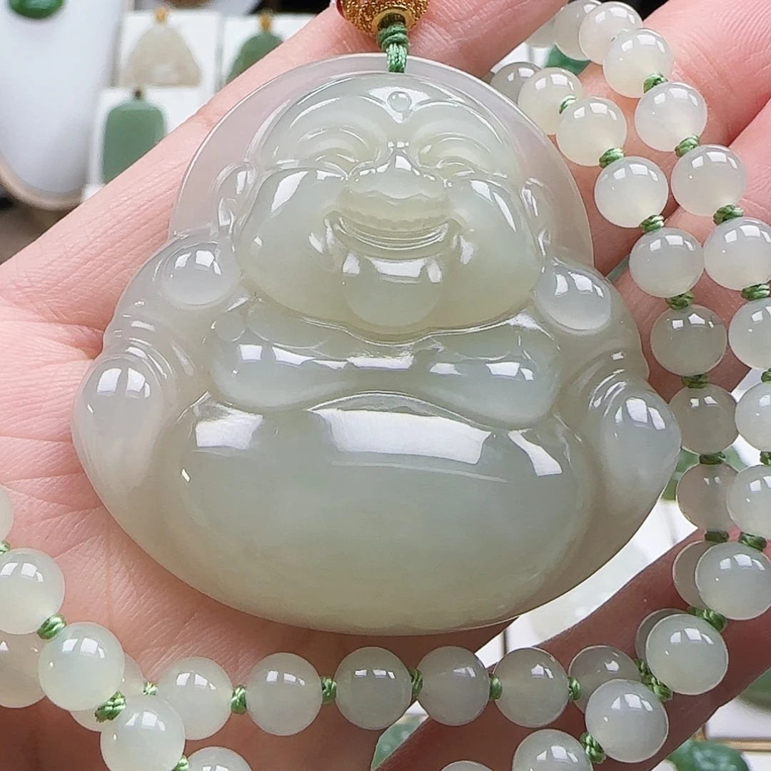 和田玉足金镶嵌颈饰