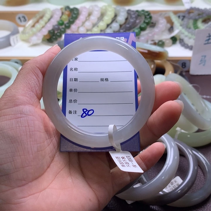 和田玉未镶嵌手镯