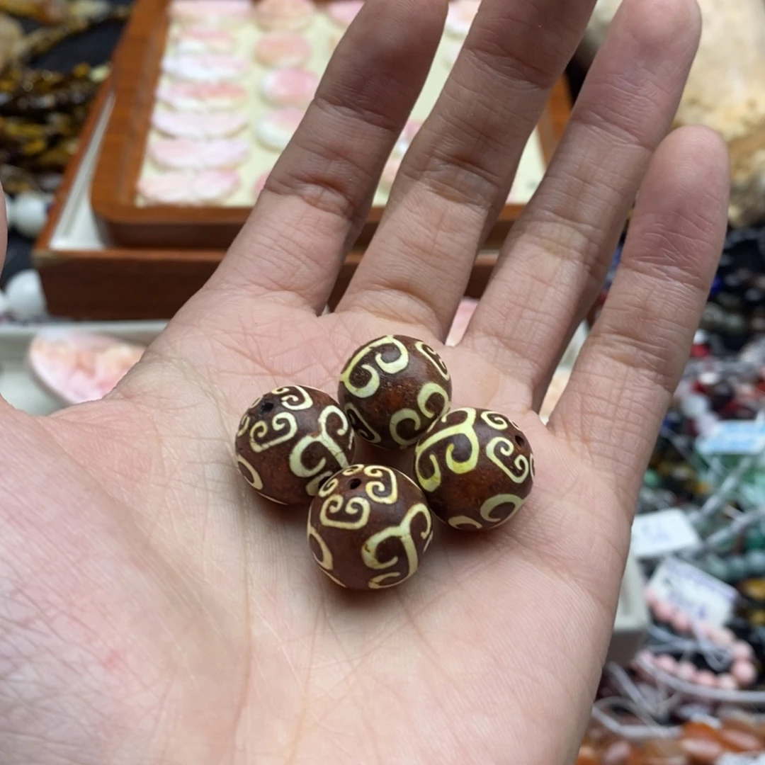 玛瑙/玉髓未镶嵌珠宝半成品两个15mm+回纹天珠圆珠款