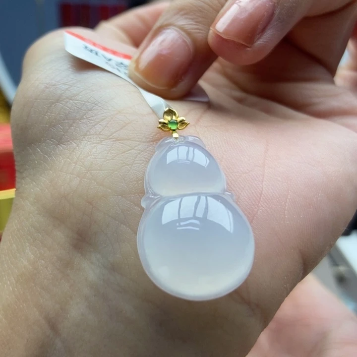 翡翠18K金镶嵌颈饰吊坠8