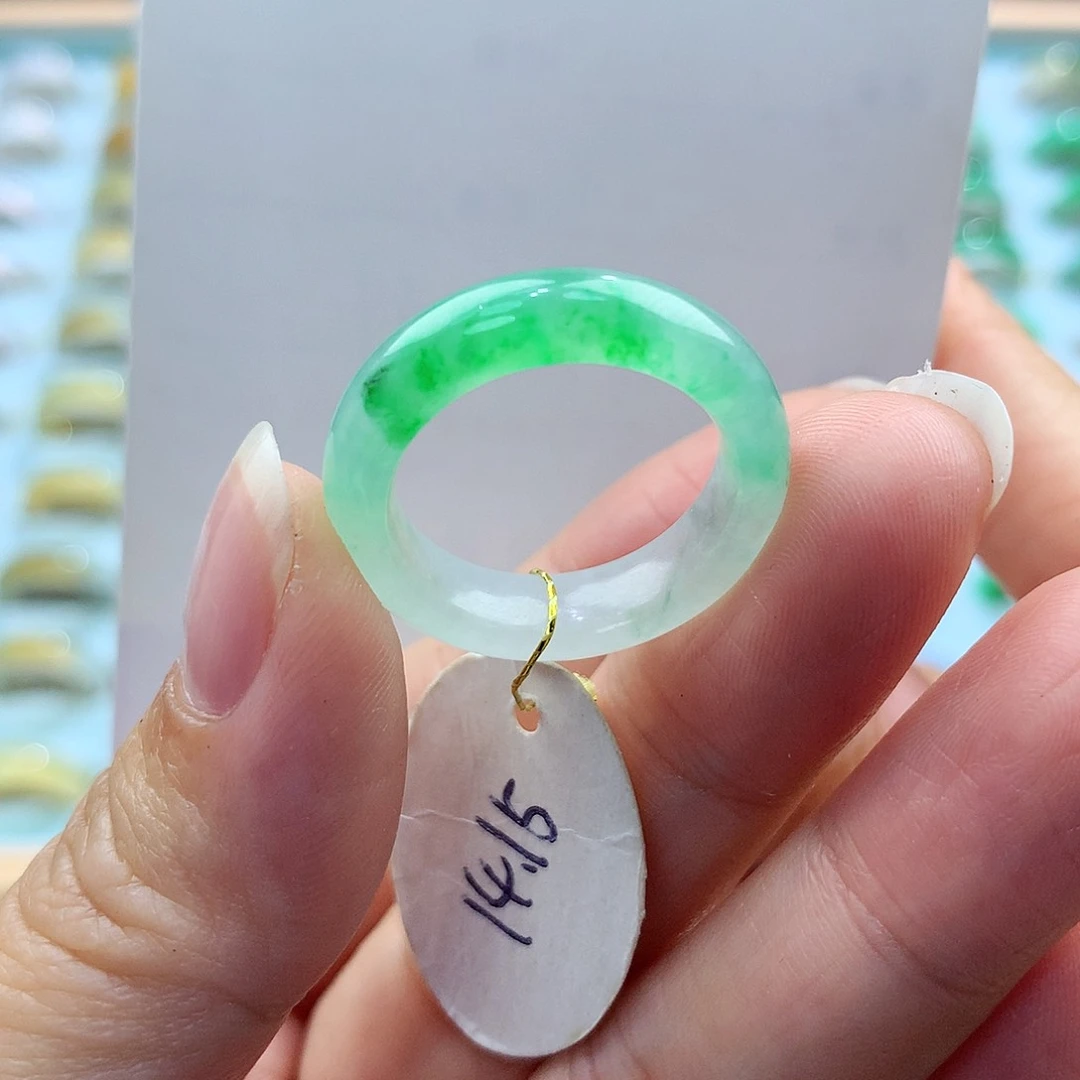 翡翠戒指未镶嵌木*1415圈