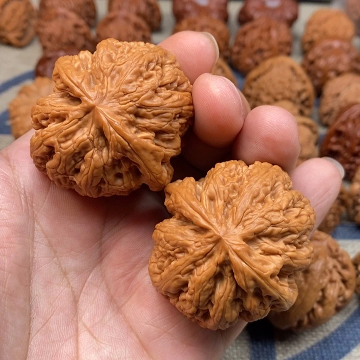 文玩核桃吊坠传*核桃