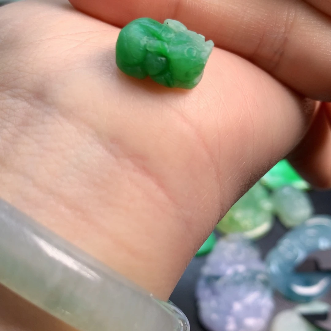 未镶嵌定制翡翠翡翠