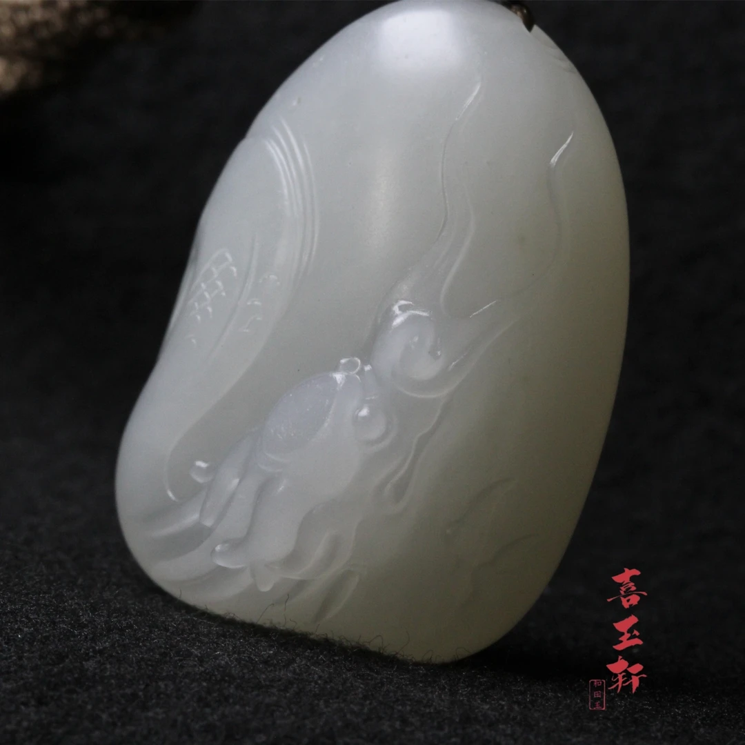 新疆和田玉籽料光白独子，随形雕刻，生肖龙，龙腾四海，男女挂件