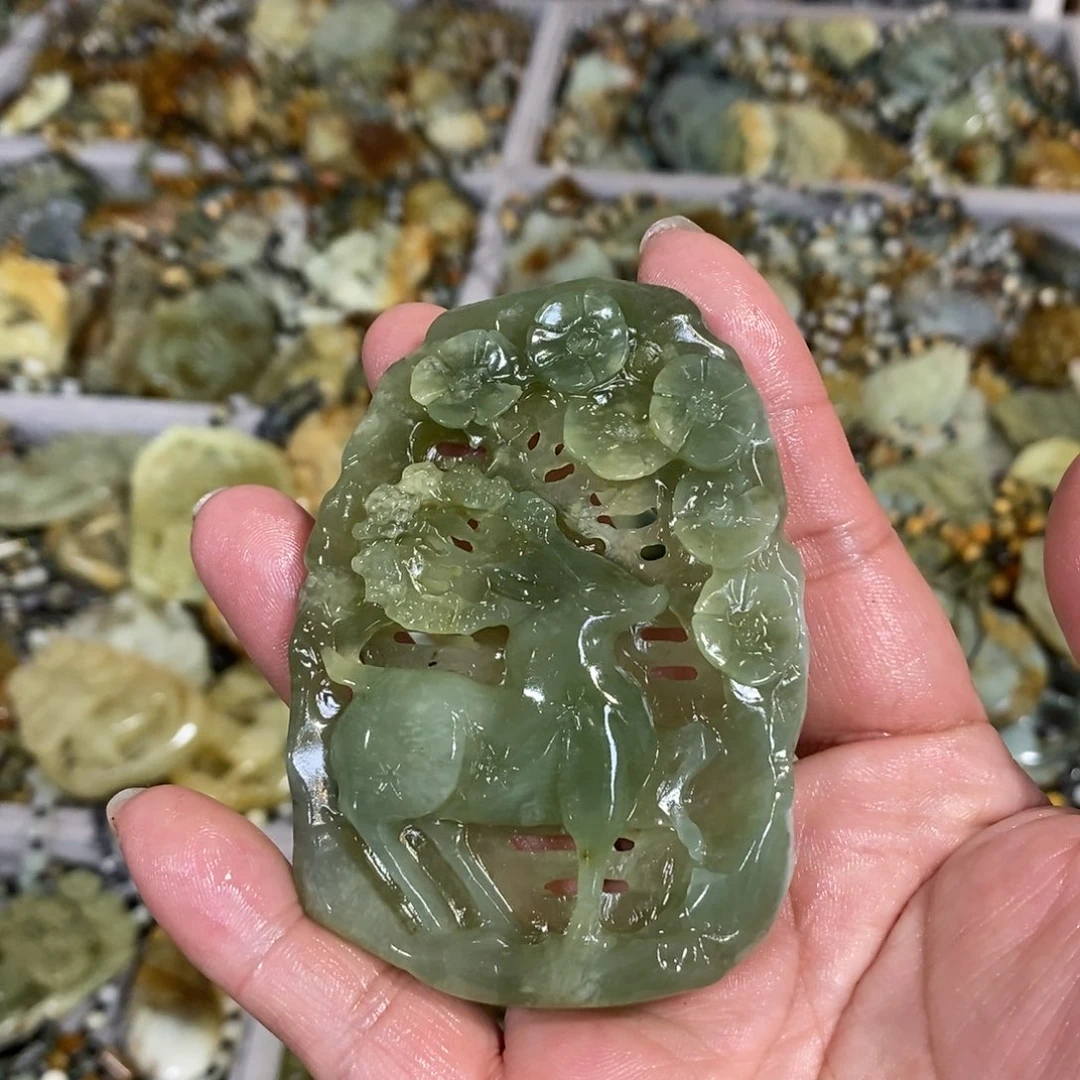 蛇纹石玉颈饰未镶嵌孟*平