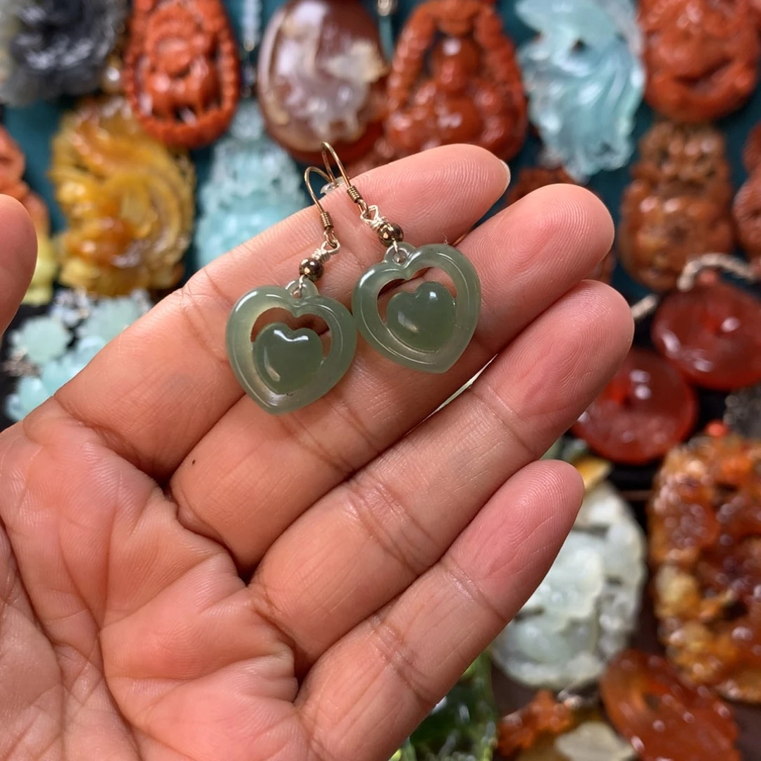 蛇纹石玉耳坠未镶嵌