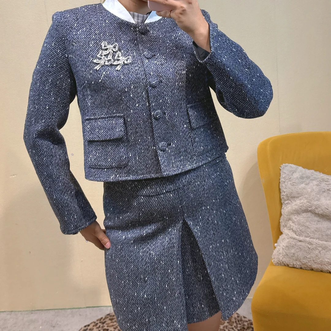 甜美圆领直筒型秋长袖V领短外套礼服套装