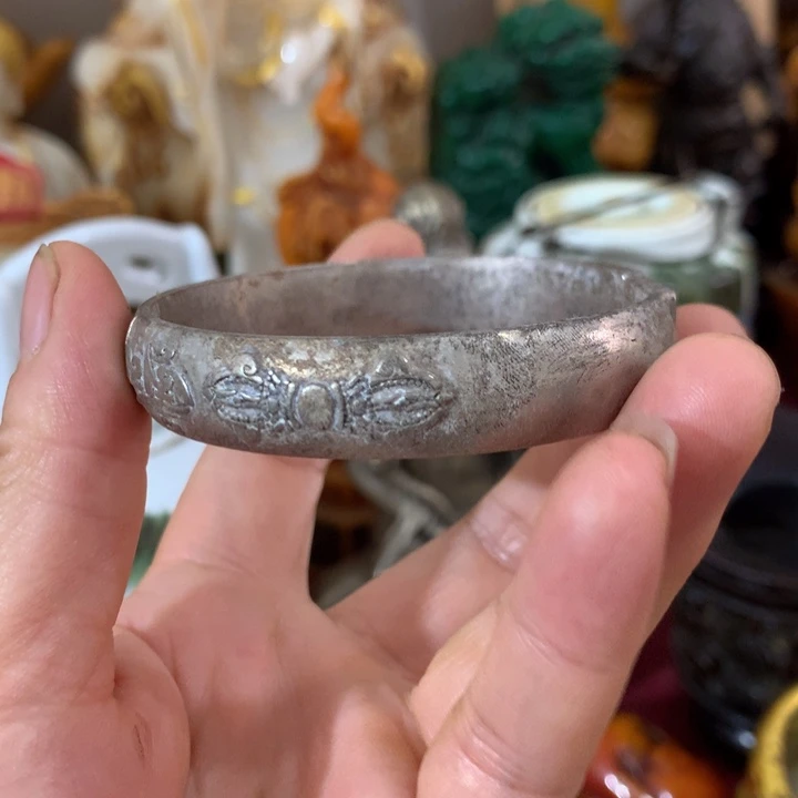 石材摆件等各种工具进行加工处理