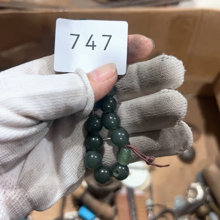 莫***、工艺品摆件0925747