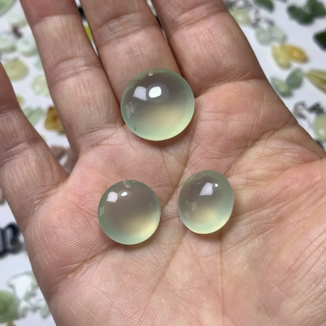 蛇纹石玉未镶嵌耳环