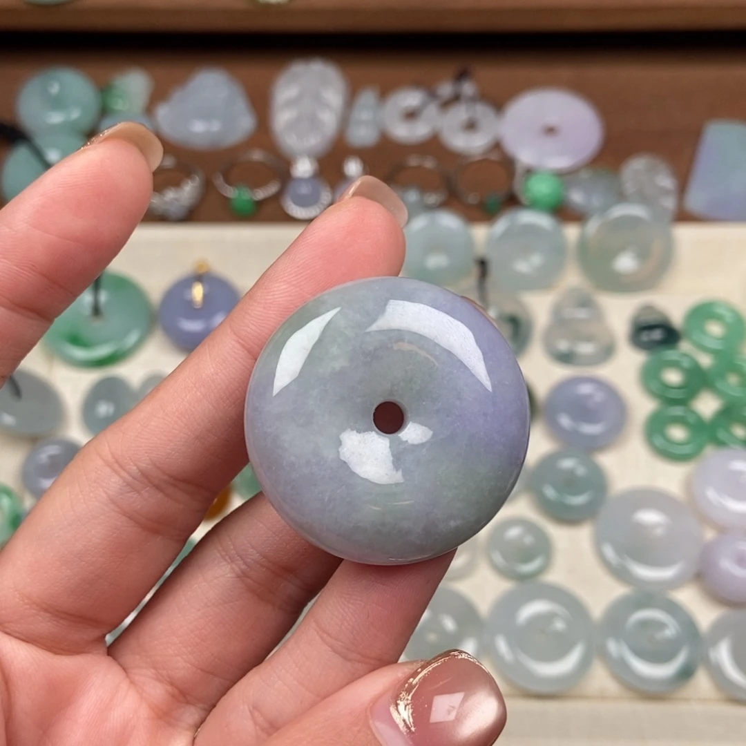 翡翠未镶嵌颈饰平安扣