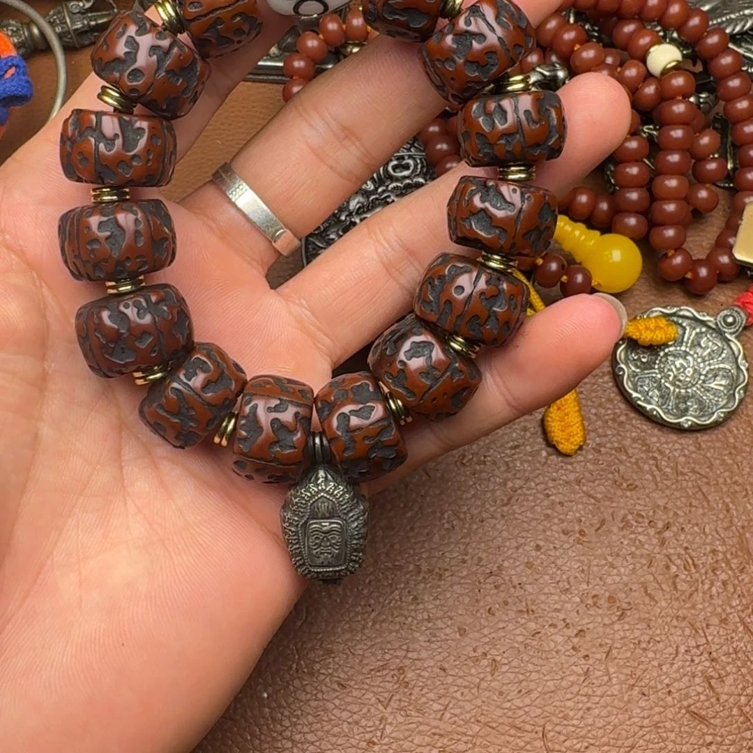 8***哥藏式风格手串…..