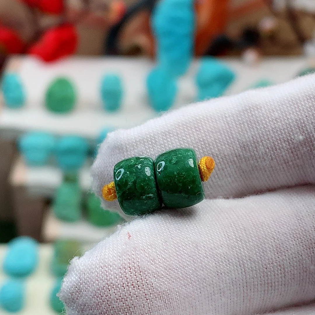 绿松石未镶嵌珠宝奇石