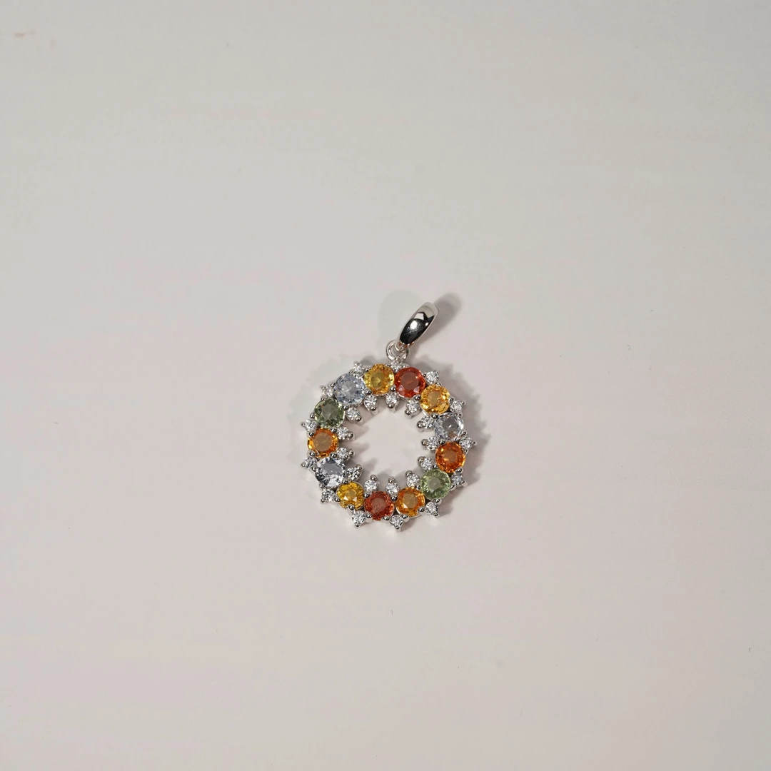 花环款S925银镶嵌彩色蓝宝石吊坠拍一发一多样性发货