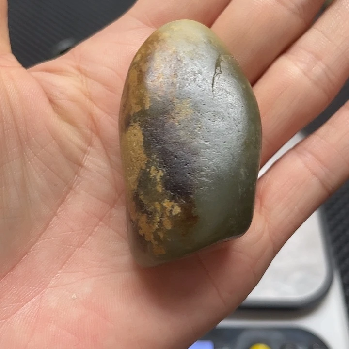 和田玉未镶嵌车挂