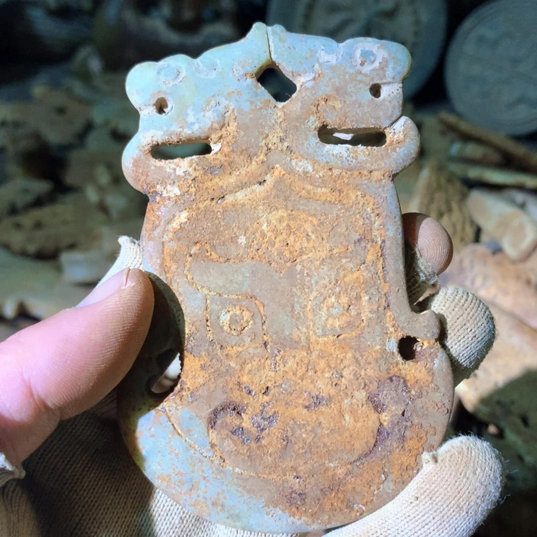 和田玉未镶嵌挂件