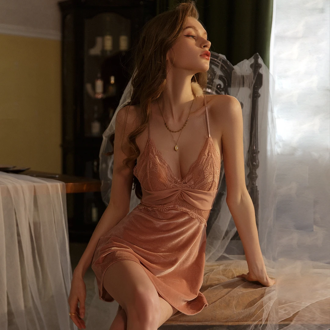 【晚风丝绒】性感睡衣女春秋季丝绒法式露背纯欲绝美胸垫吊带睡裙