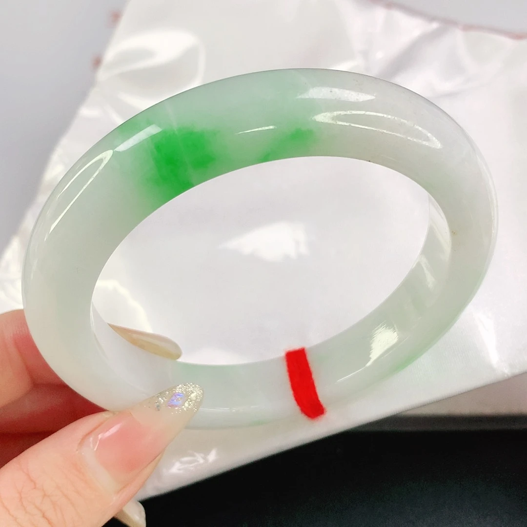 翡翠手镯未镶嵌61圈口